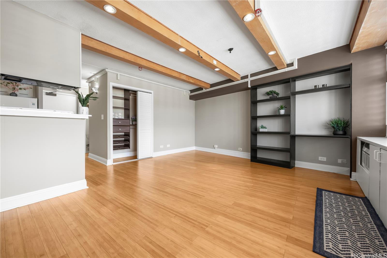 2333 Kapiolani Boulevard  Unit 3106