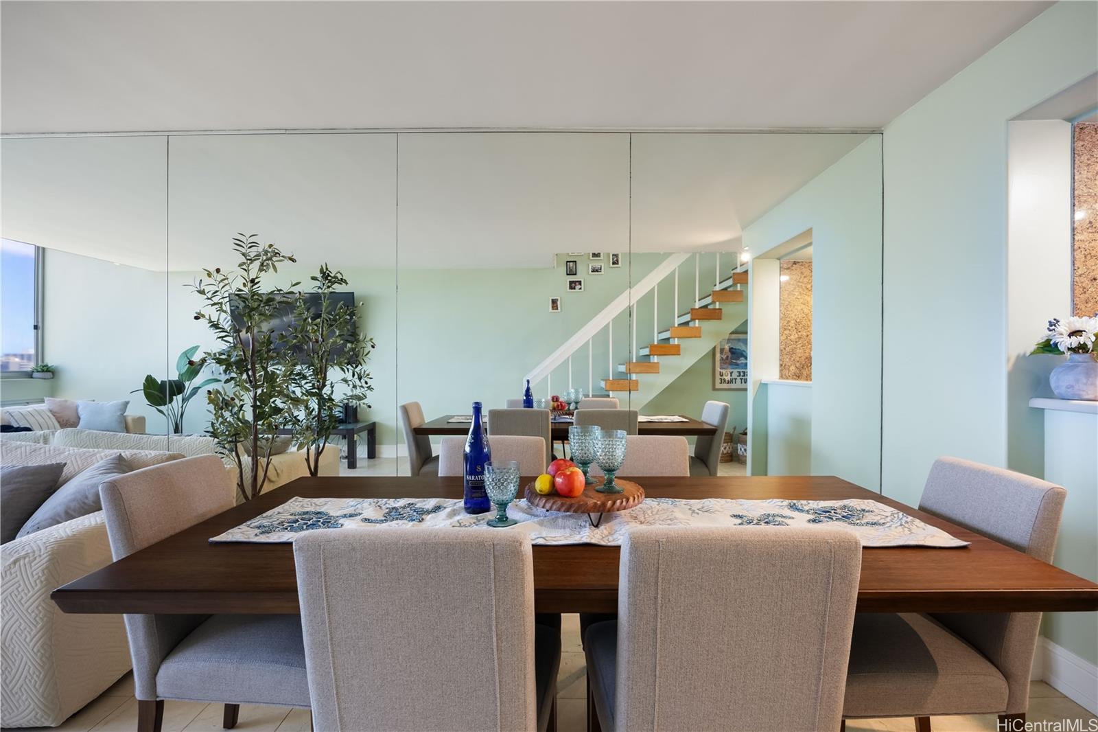 500 University Avenue  Unit 2204