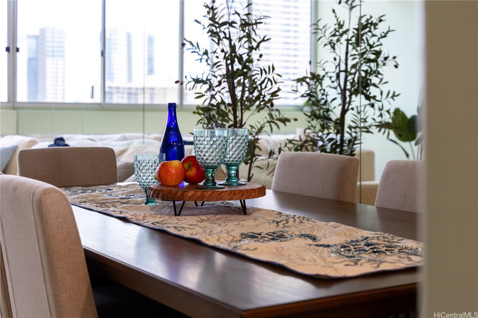 500 University Avenue  Unit 2204
