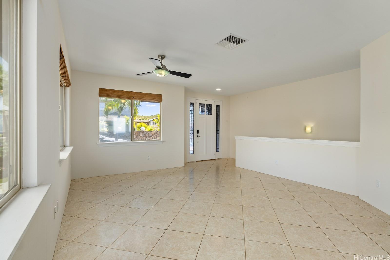 Photo 11 of 25