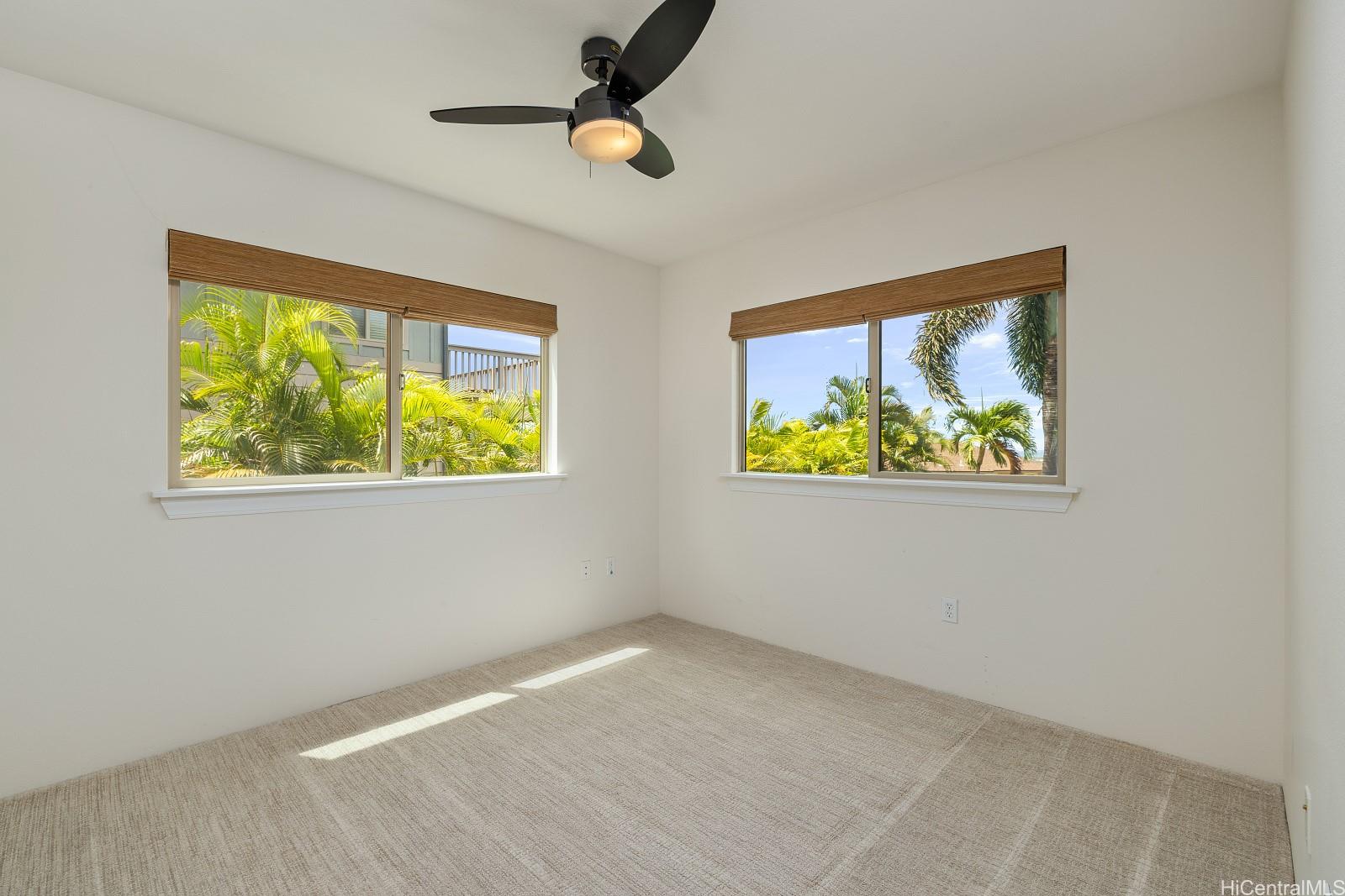 Photo 16 of 25