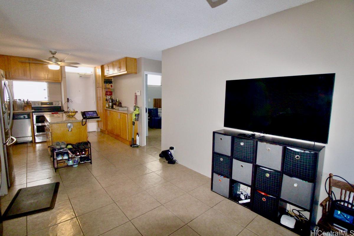 Photo 11 of 25