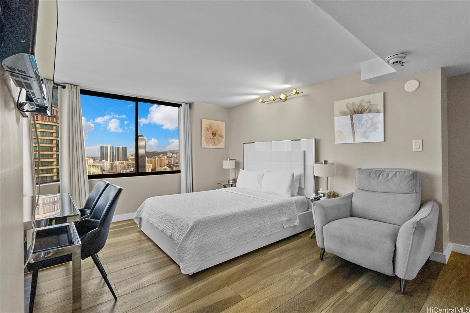 444 Niu Street 2702
