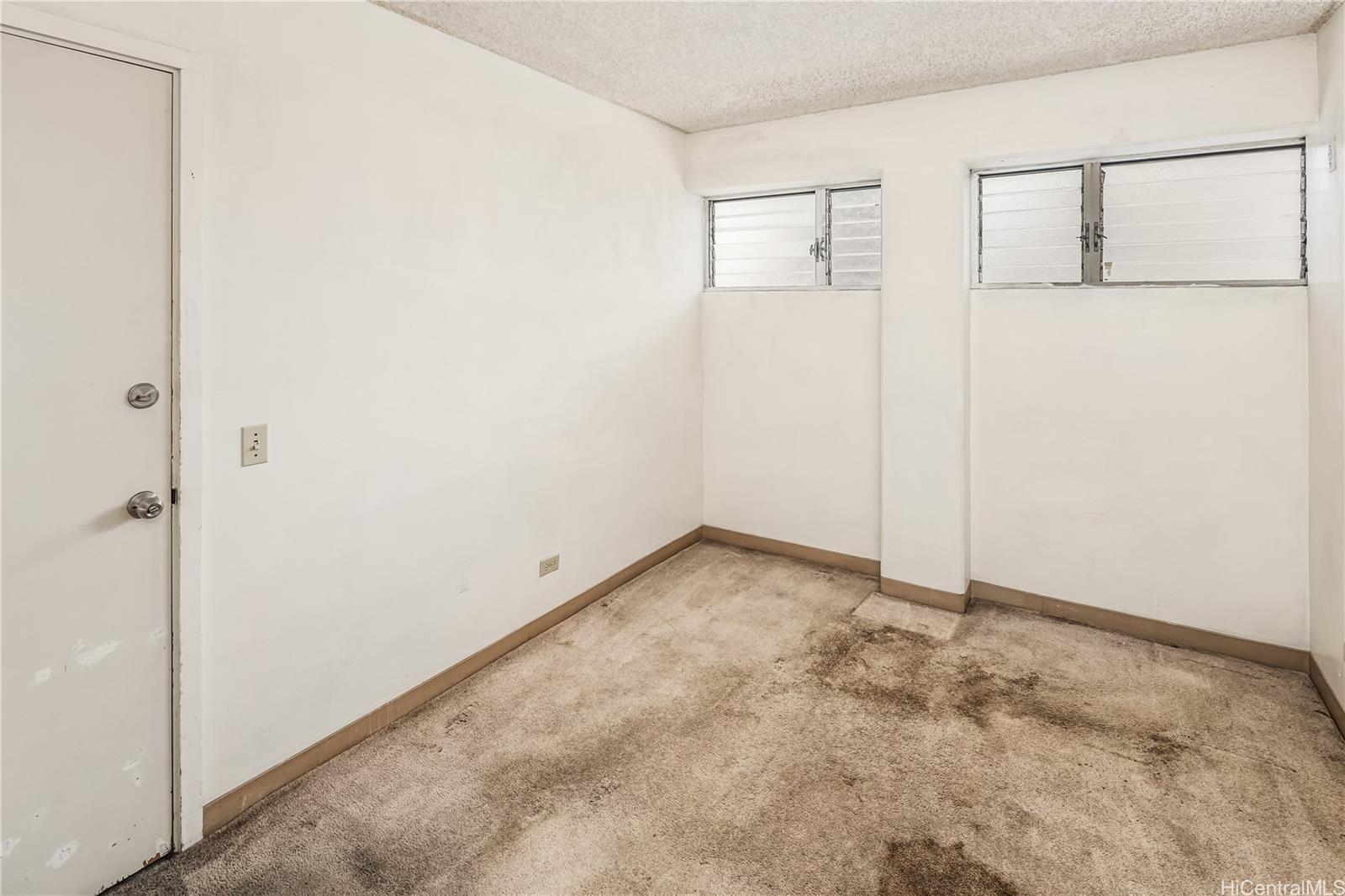 Photo 17 of 25