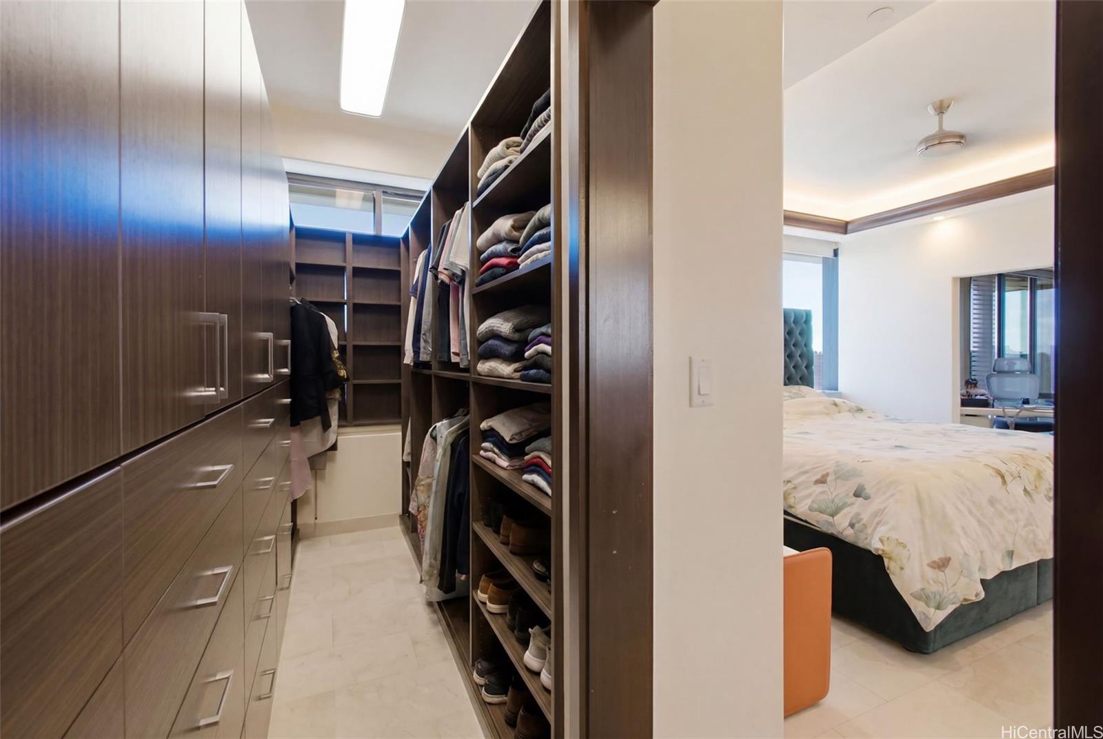 2333 Kapiolani Boulevard  Unit 3517