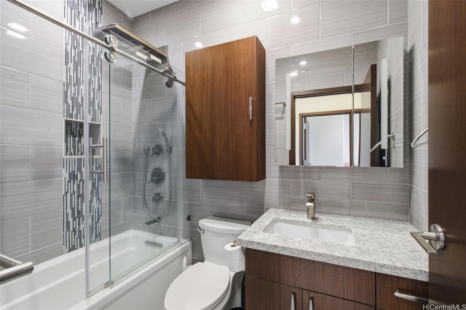 2333 Kapiolani Boulevard  Unit 3517