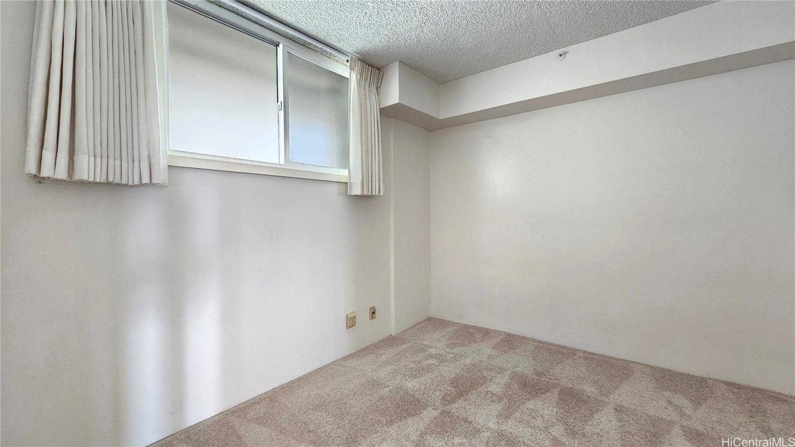 Photo 7 of 21
