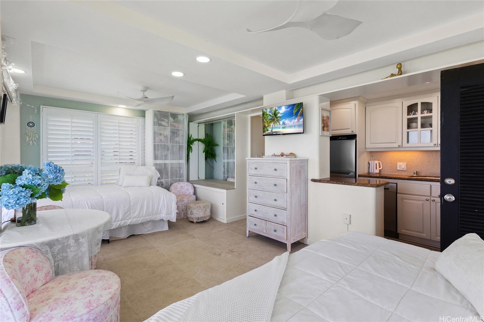 2957 Kalakaua Avenue  Unit 318