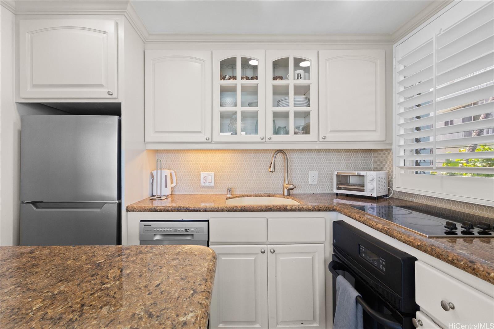 2957 Kalakaua Avenue  Unit 318