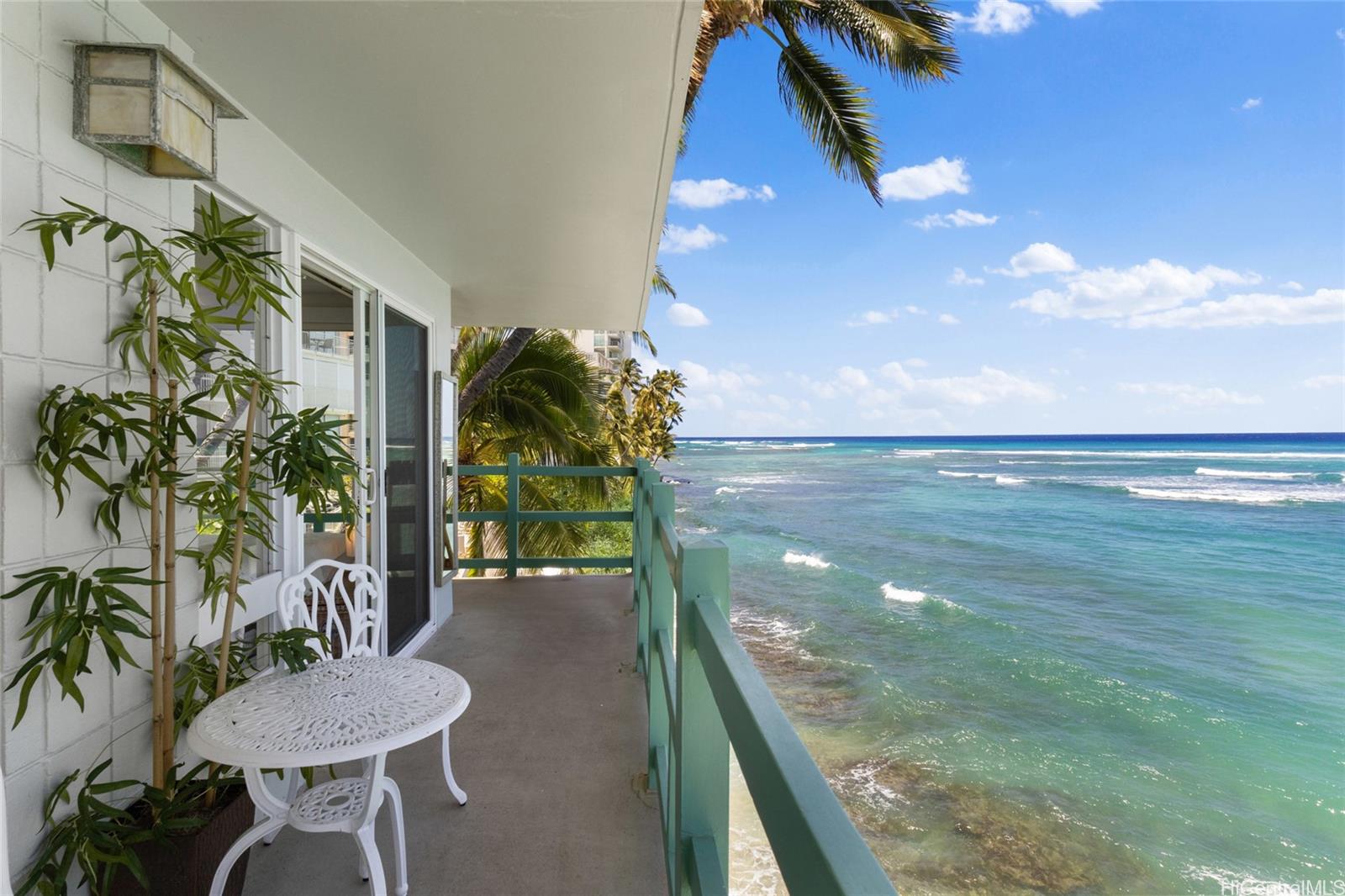 2957 Kalakaua Avenue  Unit 318