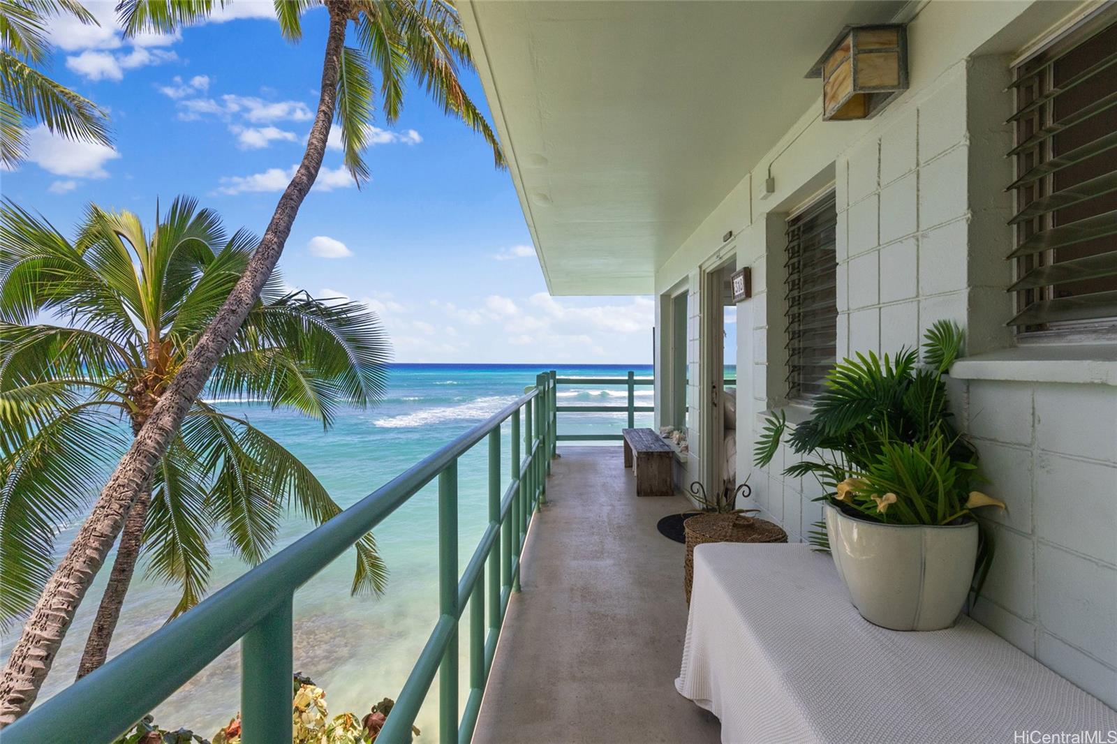 2957 Kalakaua Avenue  Unit 318