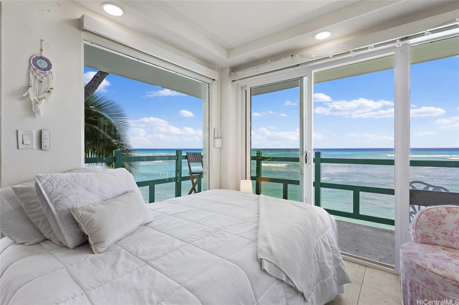 2957 Kalakaua Avenue  Unit 318