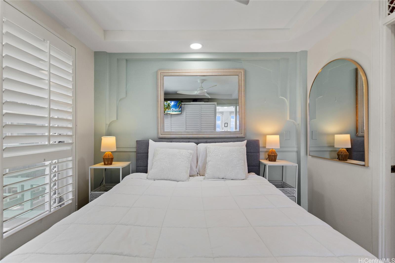 2957 Kalakaua Avenue  Unit 318