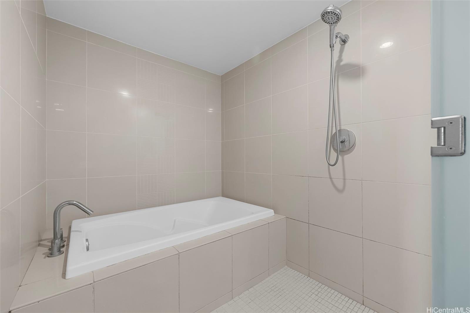 1200 Queen Emma Street  Unit 812