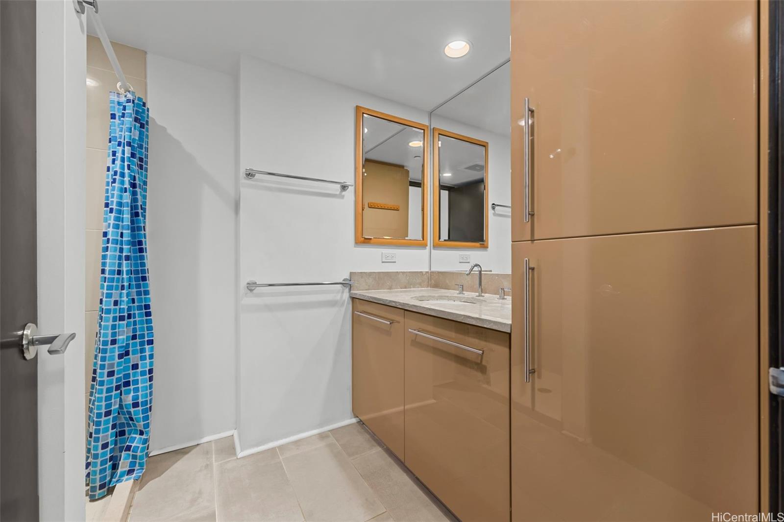 1200 Queen Emma Street  Unit 812