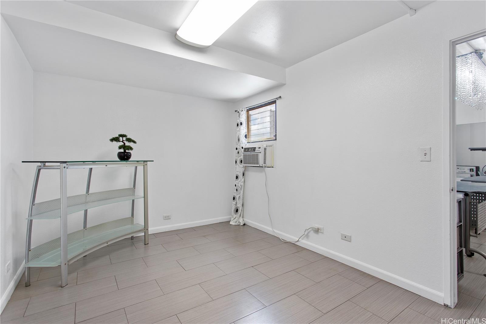 465 Kapahulu Avenue  Unit 2B