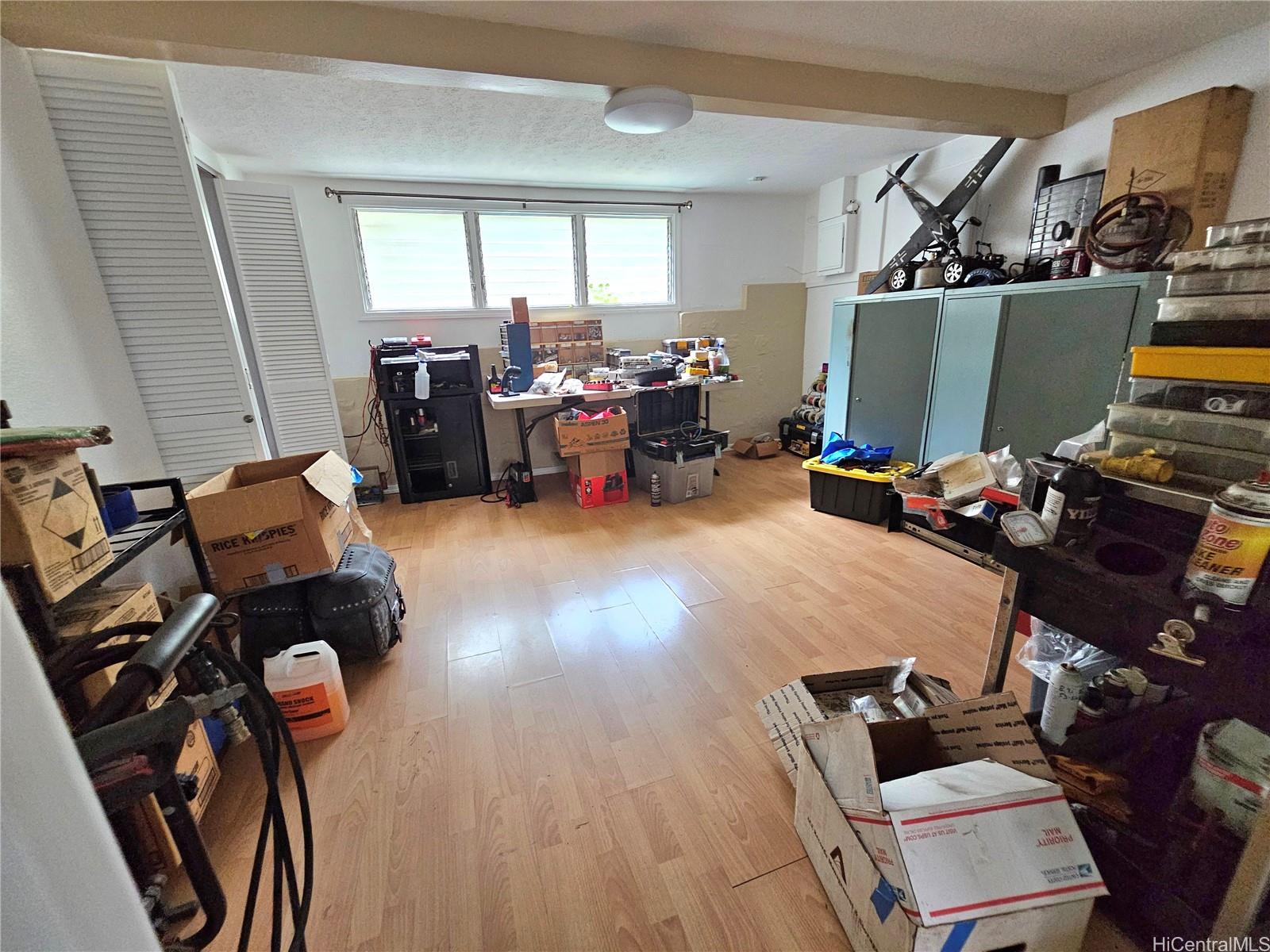 Photo 19 of 25