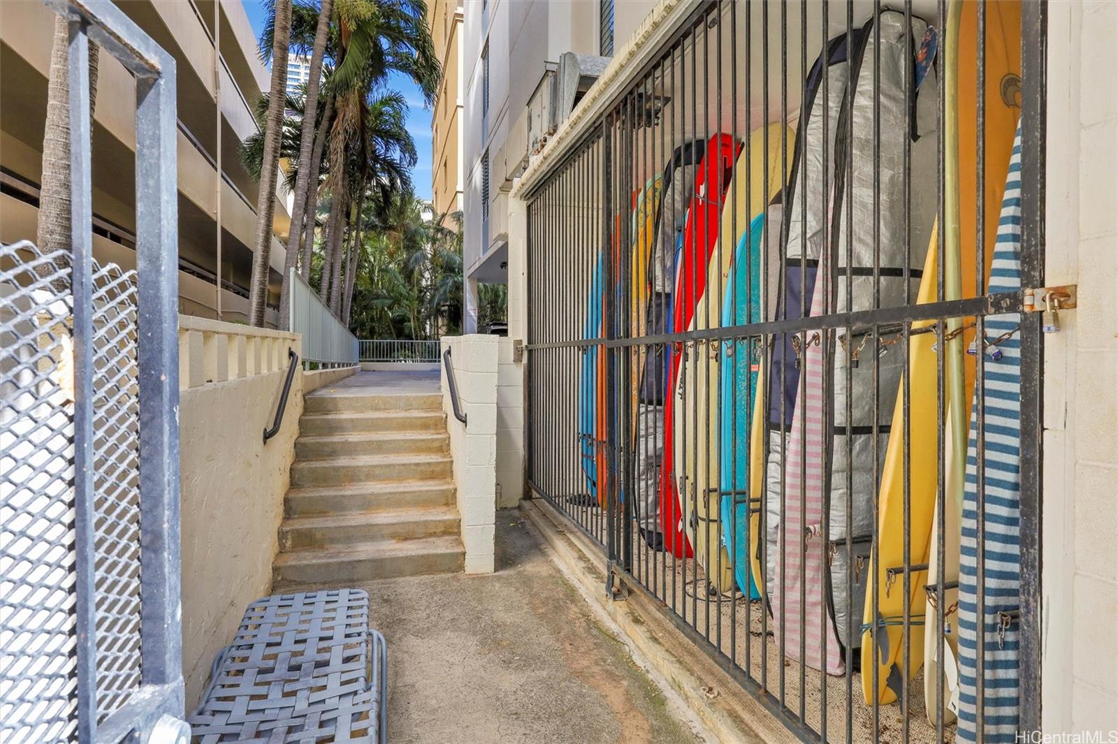 Photo 21 of 25