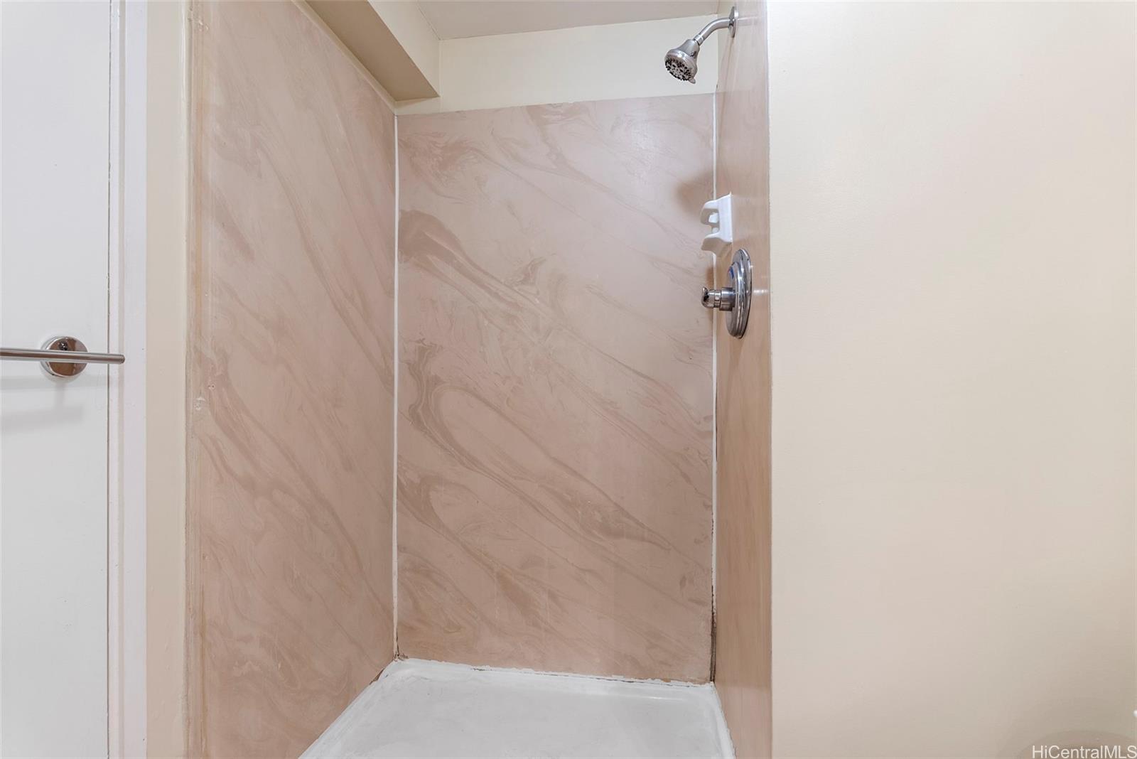 2724 Kahoaloha Lane  Unit 1207
