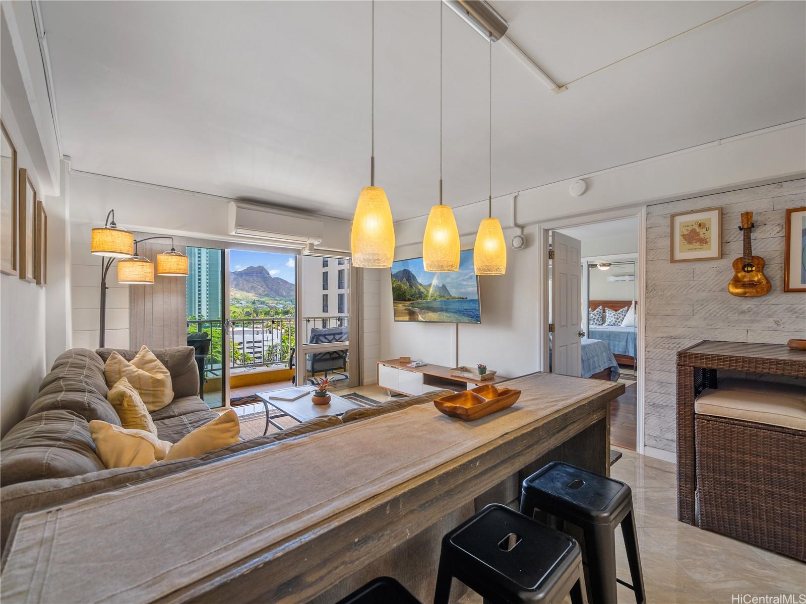 303 Liliuokalani Avenue  Unit 1104