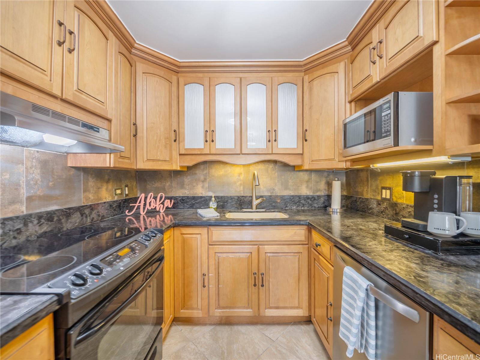 303 Liliuokalani Avenue  Unit 1104