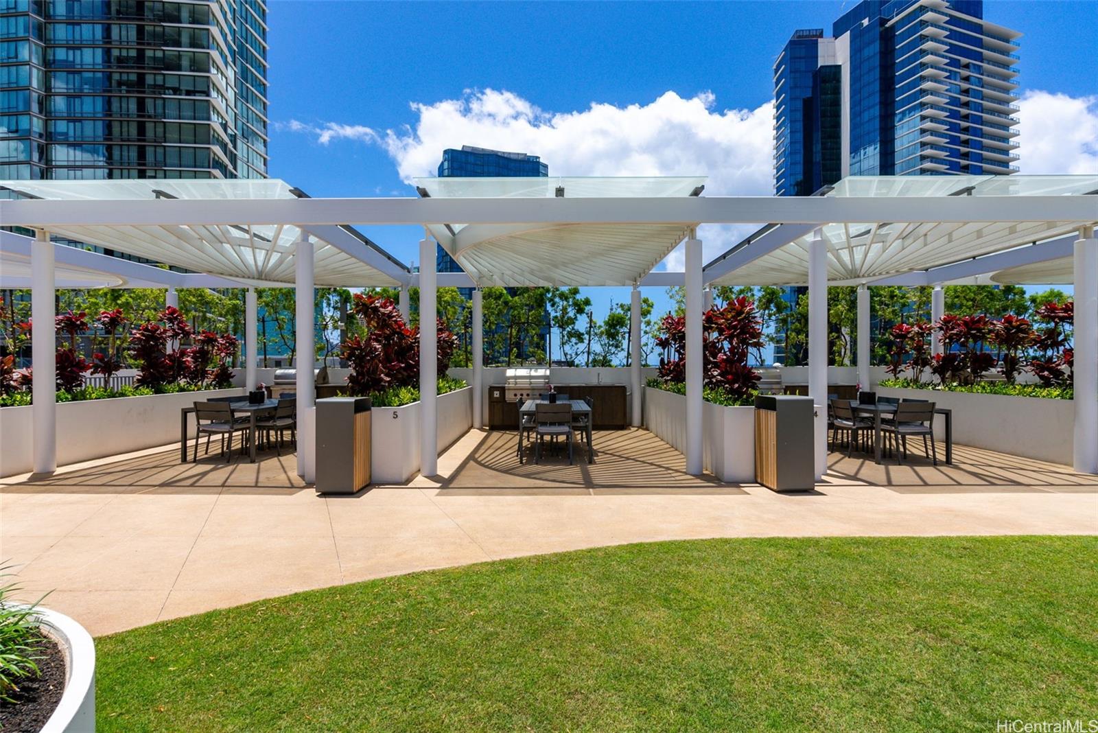 1000 Auahi Street  Unit 733