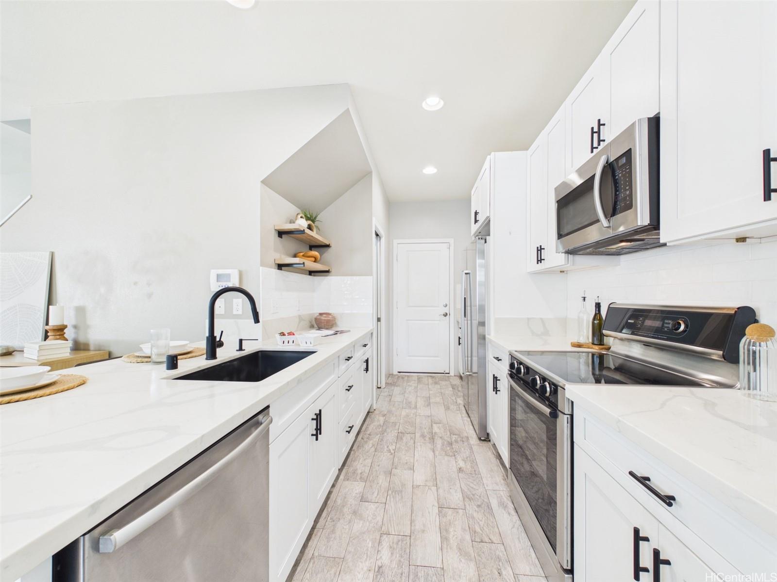 91-1001 Keaunui Drive 417