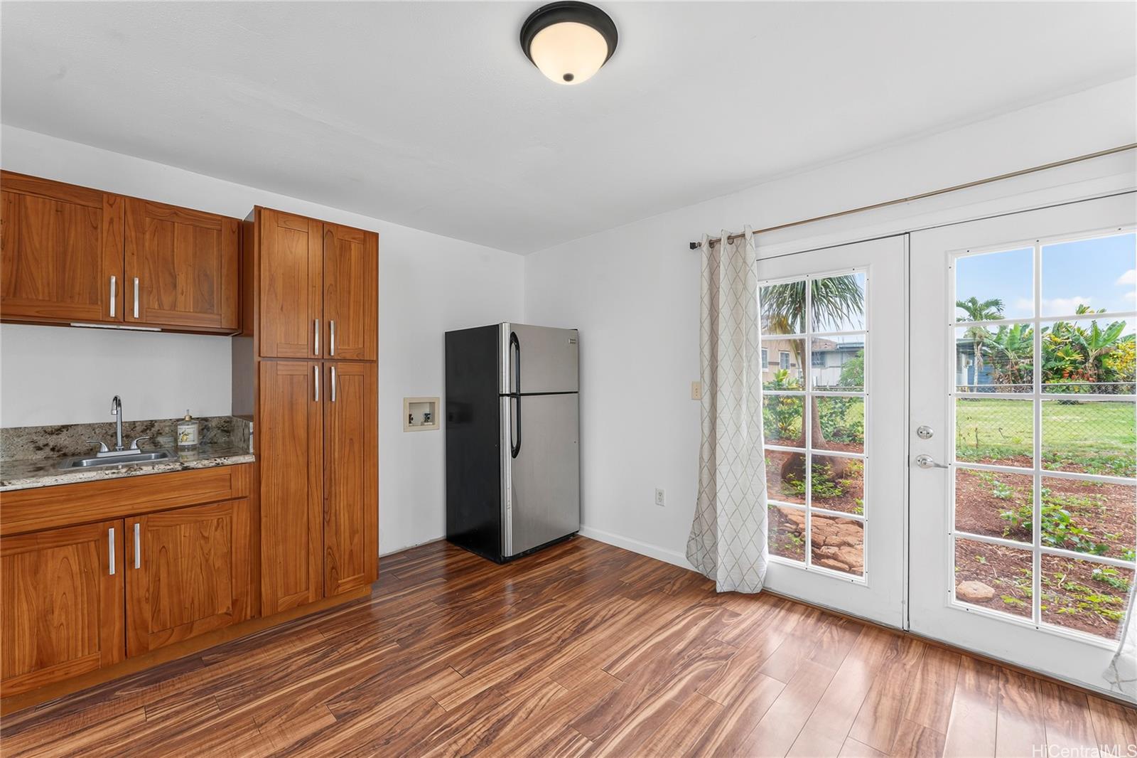 371 Mala Street
