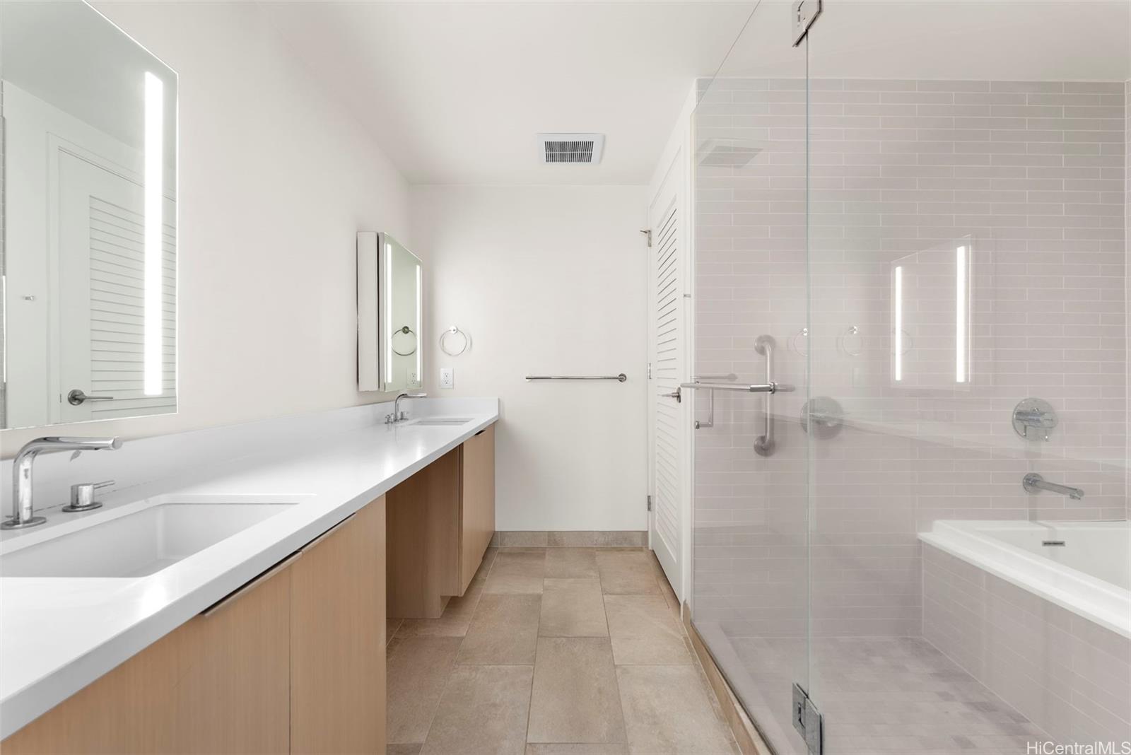 1001 Queen Street  Unit 2904