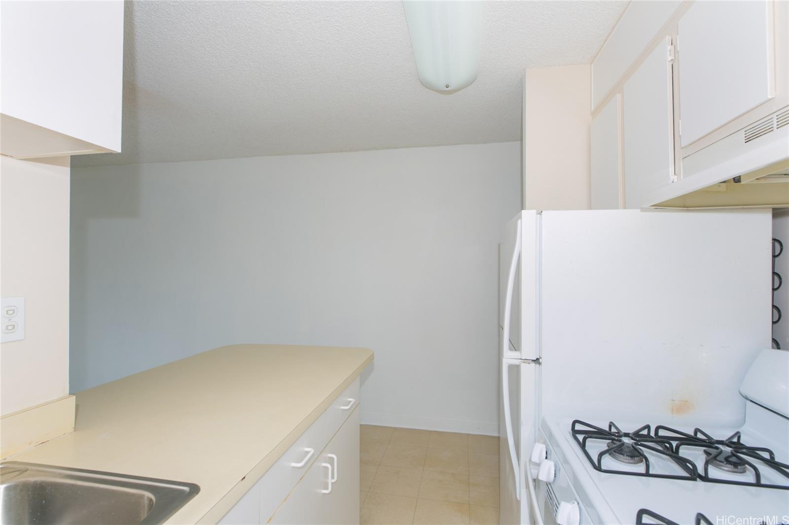 2873 S King Street  Unit 203