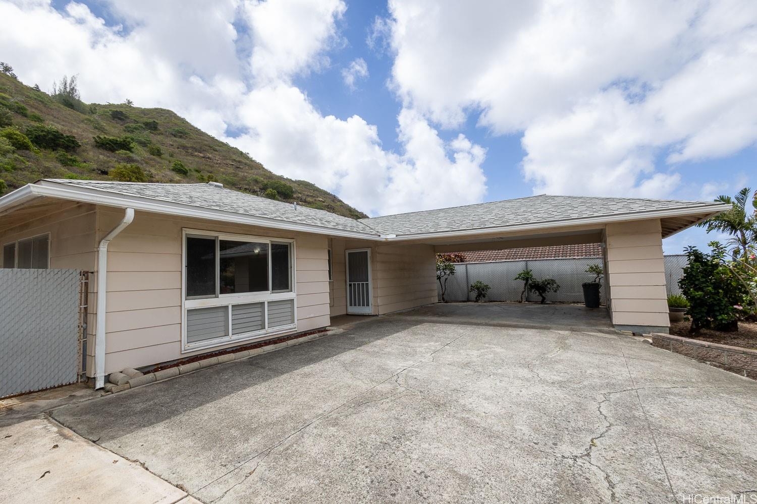 673 Hahaione Street