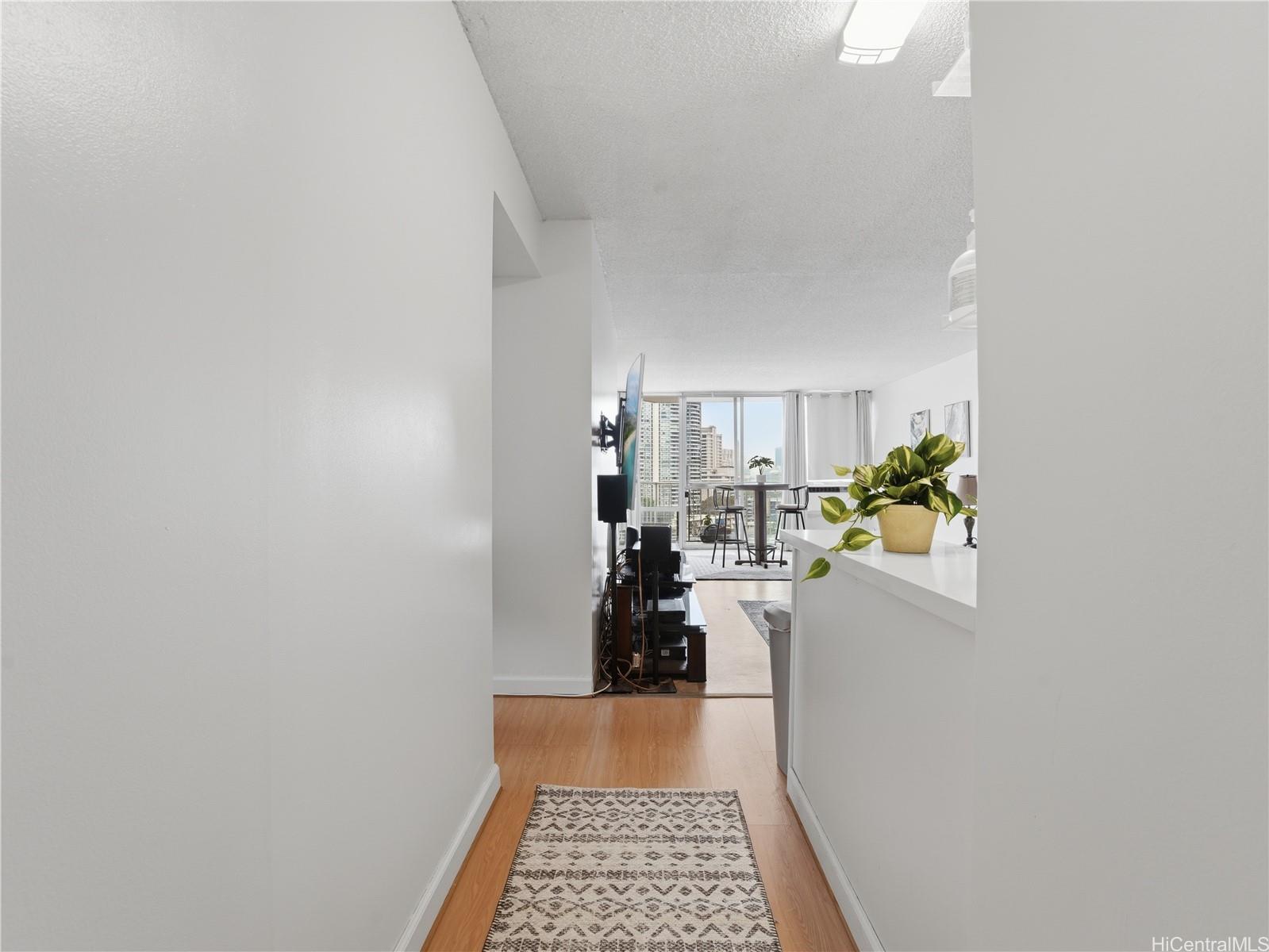 2474 Kapiolani Boulevard  Unit 1002
