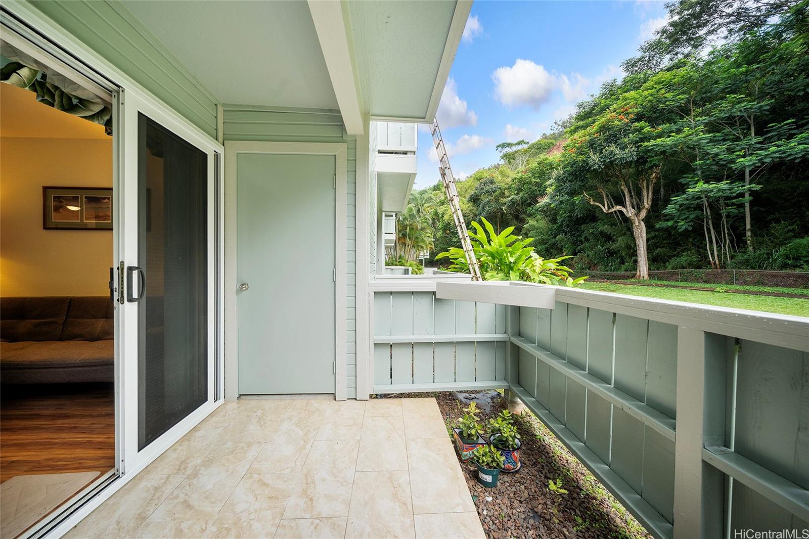 95-656 Wikao Street  Unit H104