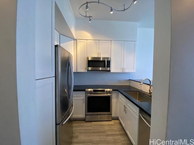 930 Kaheka Street PHB2