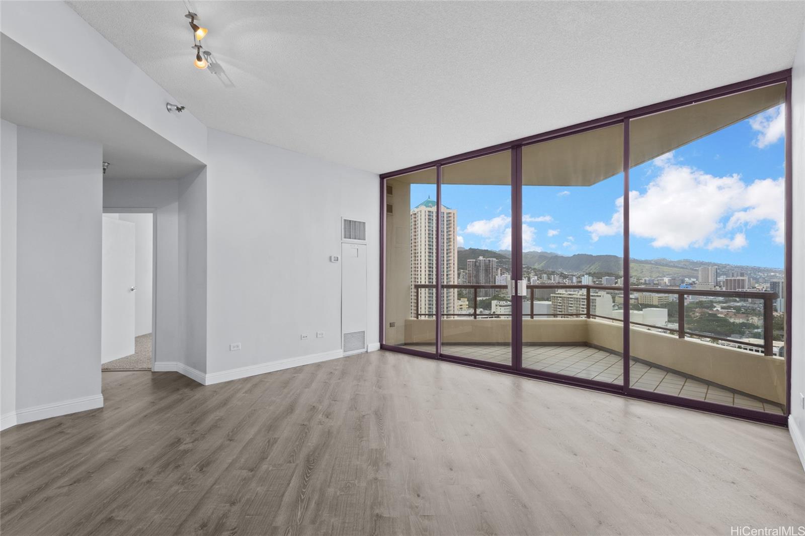 725 Kapiolani Boulevard 2306