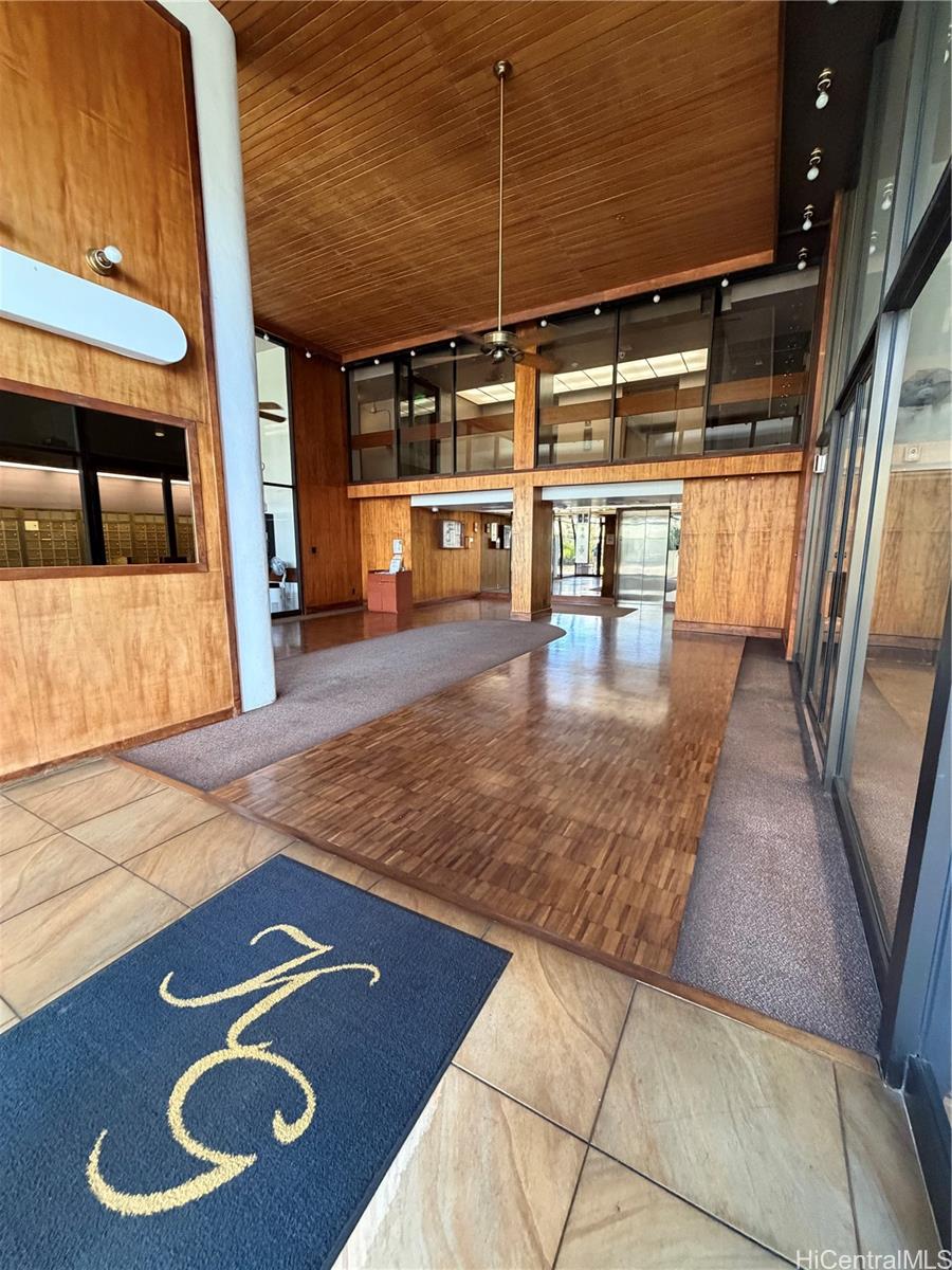 2724 Kahoaloha Lane  Unit 2401