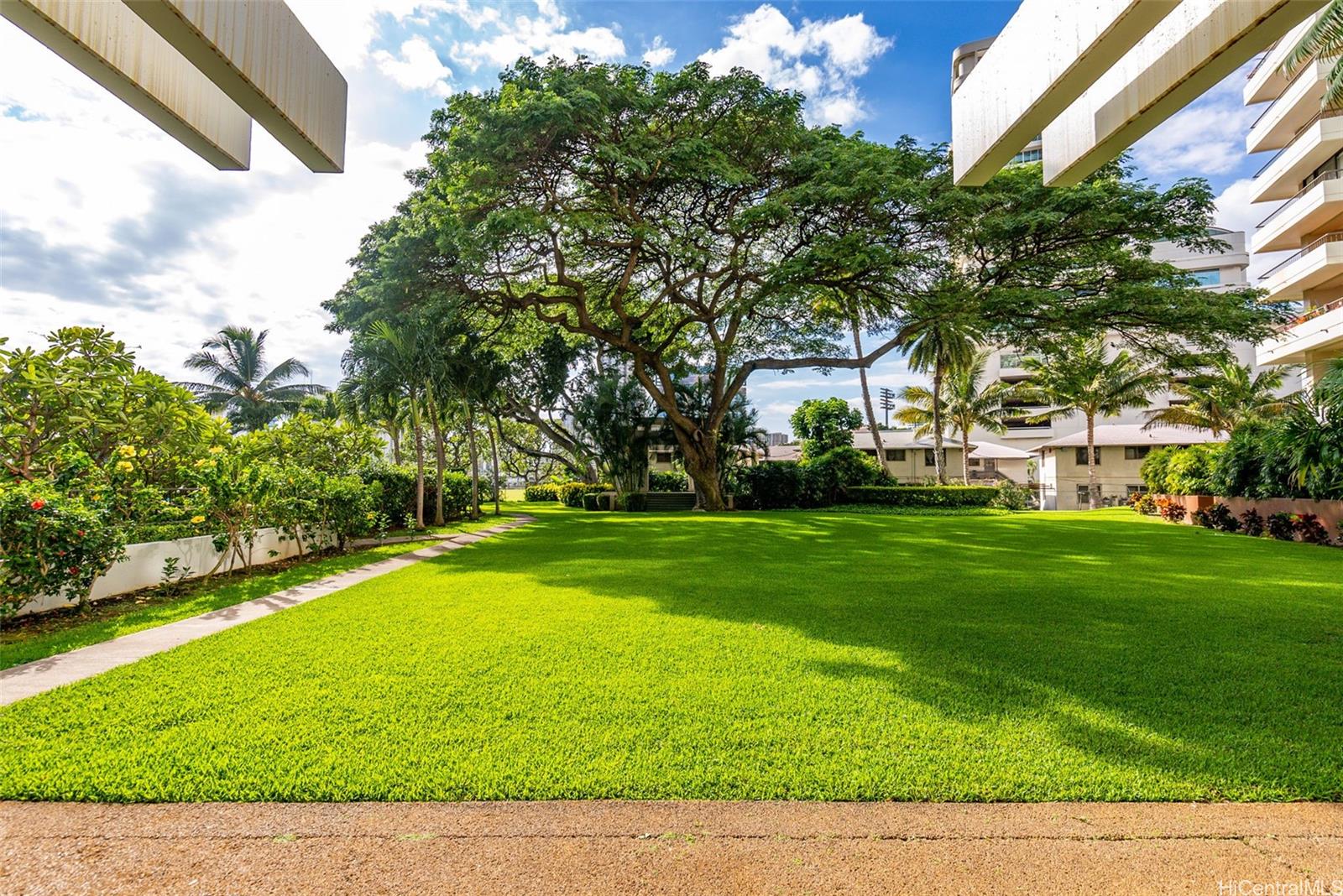 2333 Kapiolani Boulevard  Unit 814