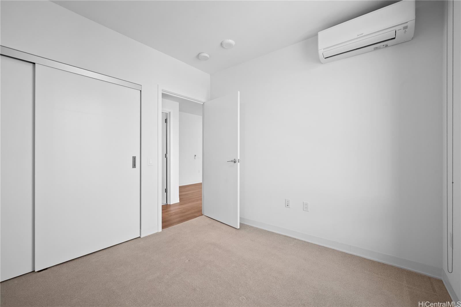 Photo 6 of 25