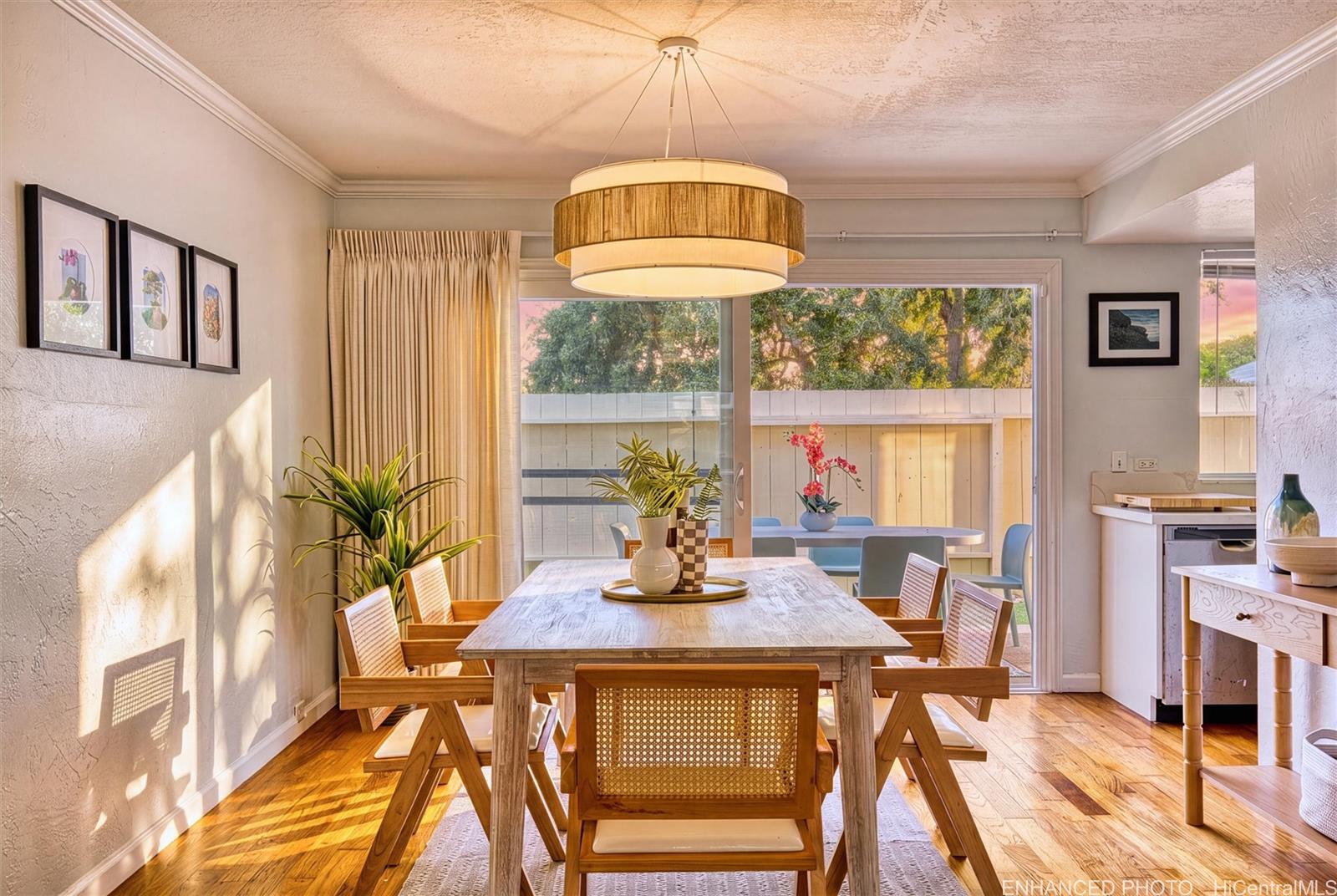 Photo 3 of 25