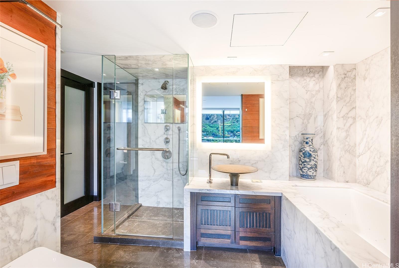 2979 Kalakaua Avenue  Unit 904