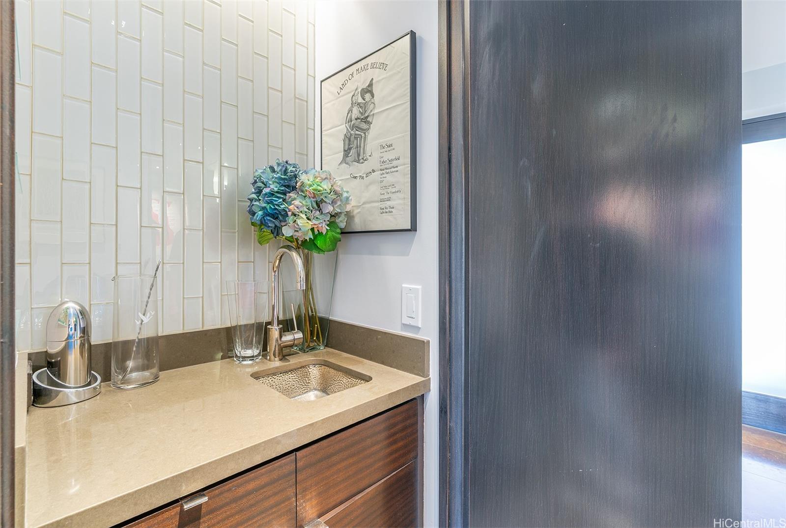 2979 Kalakaua Avenue  Unit 904