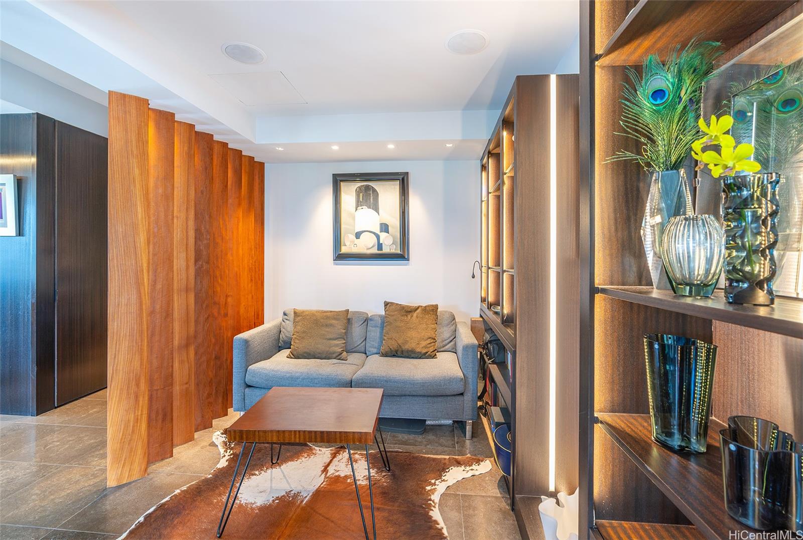 2979 Kalakaua Avenue  Unit 904