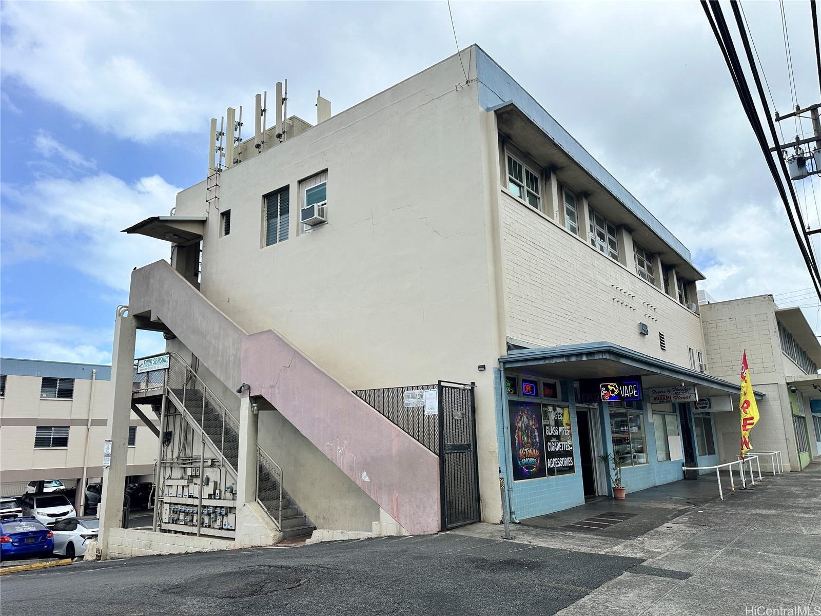 1325 N School Street  Unit A101