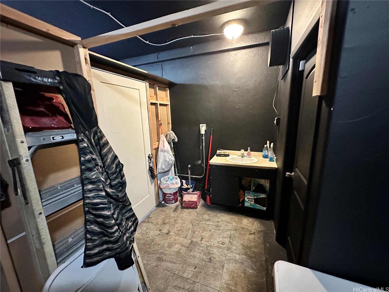 1325 N School Street  Unit A101