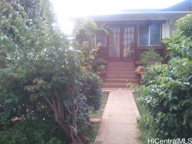 718 10th Avenue
