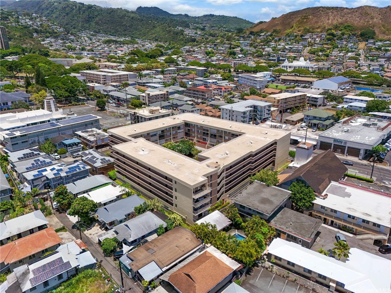 1634 Nuuanu Avenue  Unit 303