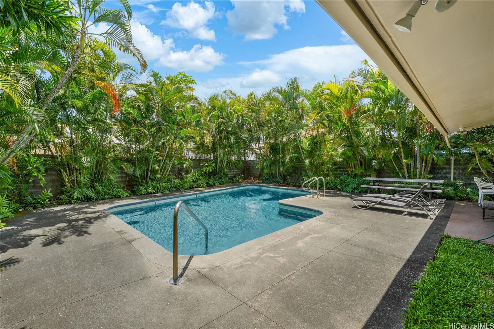 1634 Nuuanu Avenue  Unit 303