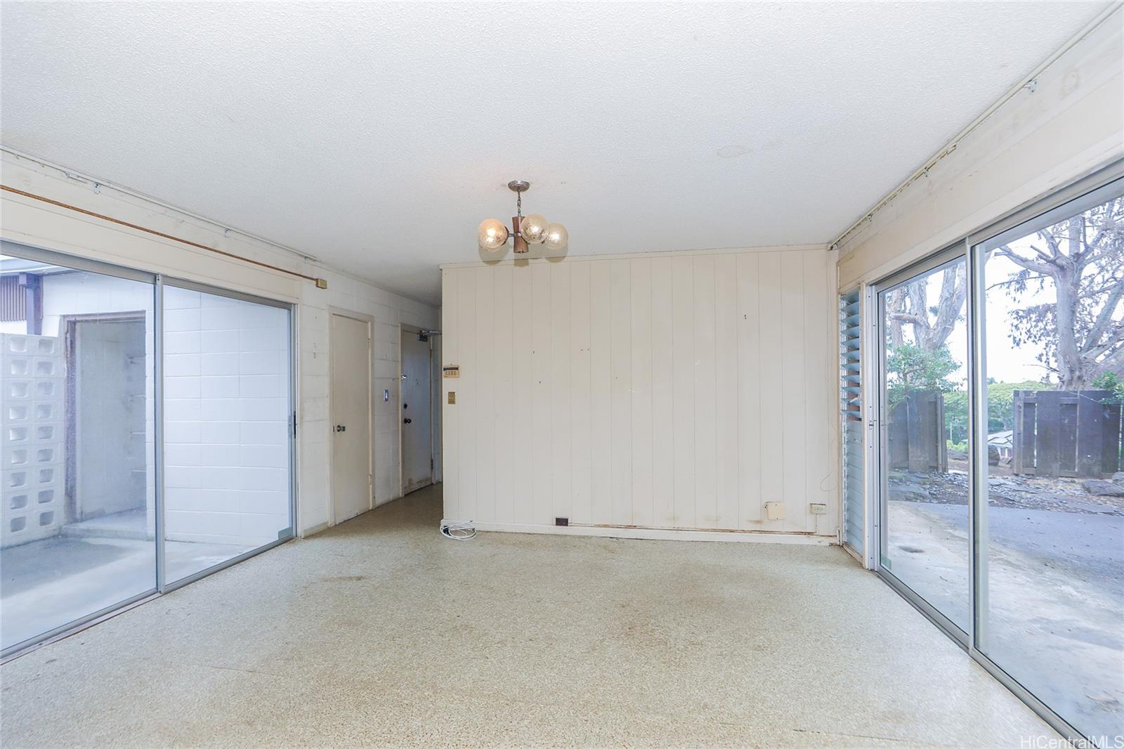 Photo 6 of 25