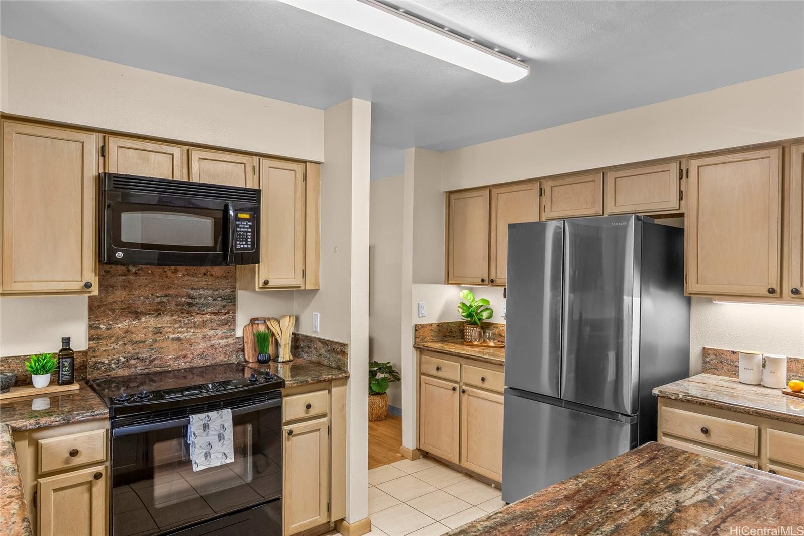 95-230 Waioleka Street  Unit 36