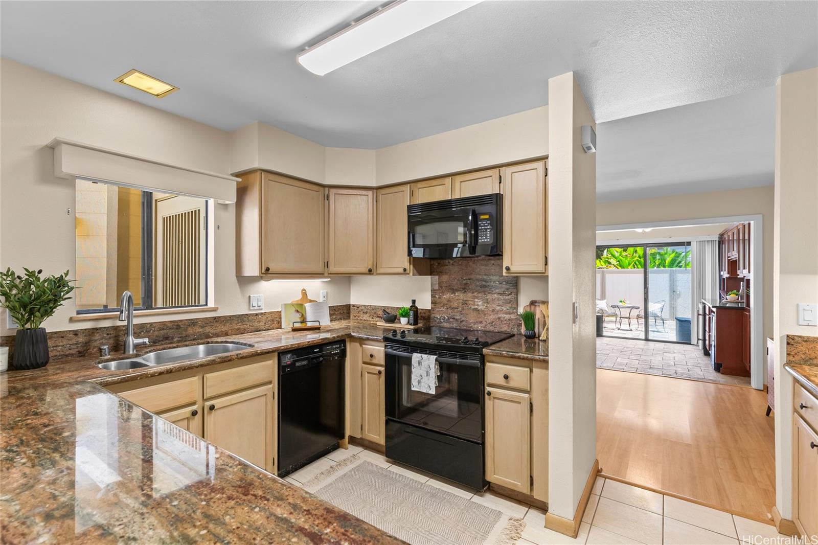 95-230 Waioleka Street  Unit 36